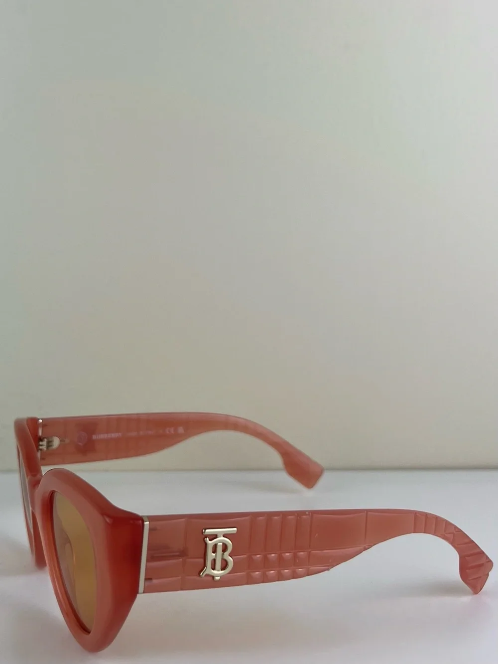 BURBERRY ORANGE ROUND SUNGLASSES - Picture 2 of 13